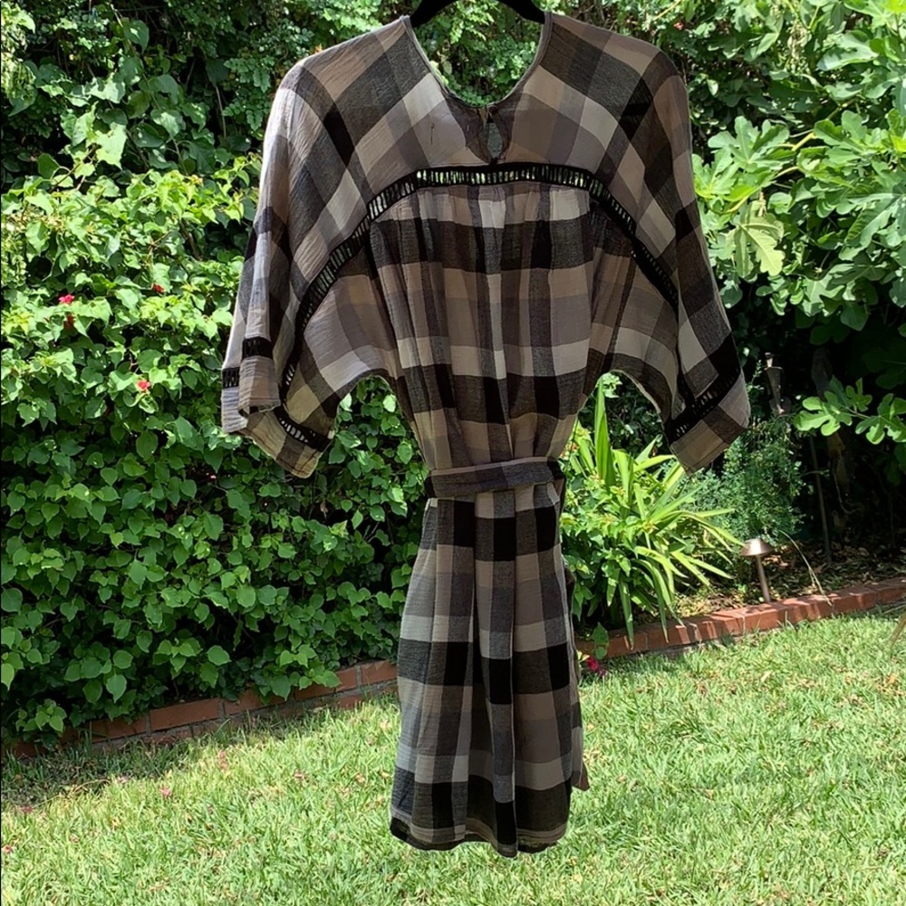 Dress - Picture 2 of 4